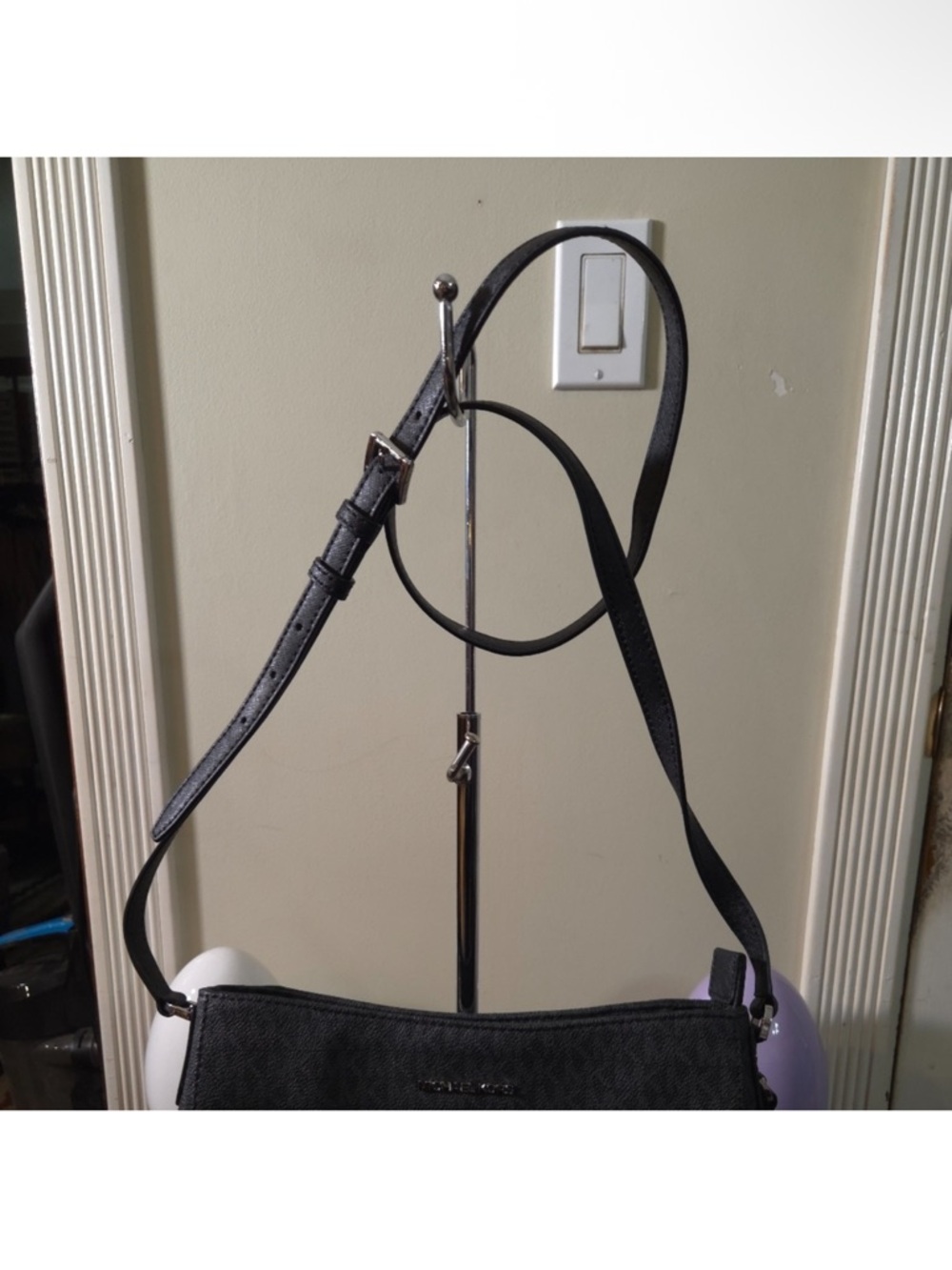 Michael Kors Black Crossbody Shoulder Bag - Picture 4 of 10
